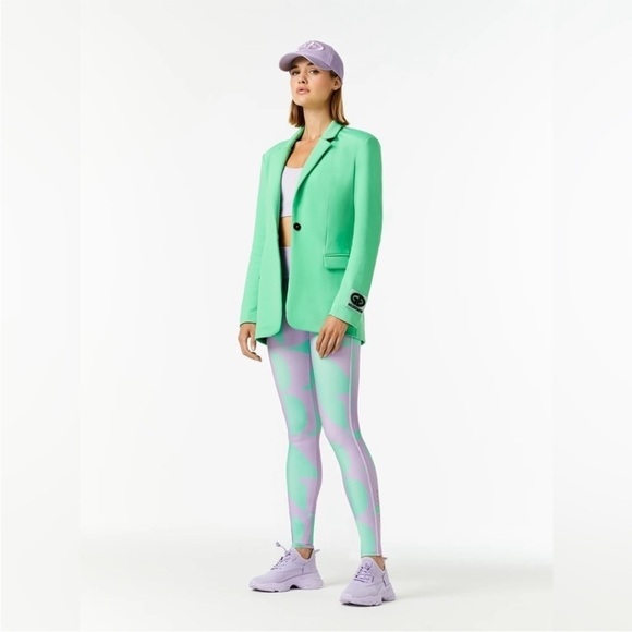 Goldbergh Metropolis Blazer in Spring Neon Green
8156 - Picture 6 of 9